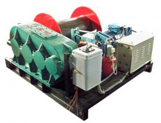 大型電動卷揚機的展示圖